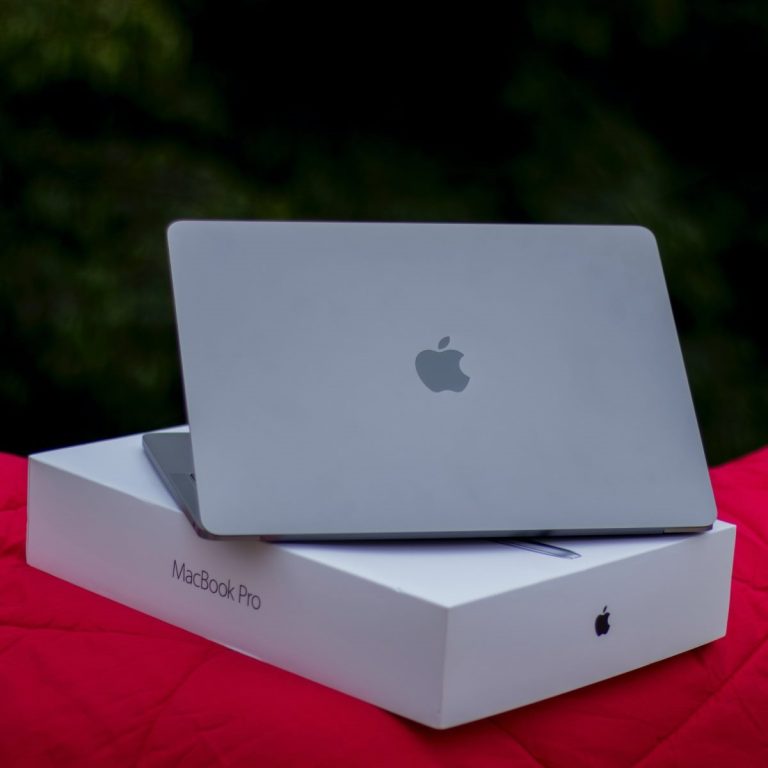 Generalüberholtes Apple MacBook Pro 15″ – Core i7 2.5 GHz, 16GB RAM, 512 SSD – Ein leistungsstarkes Notebook für anspruchsvolle Anwender
